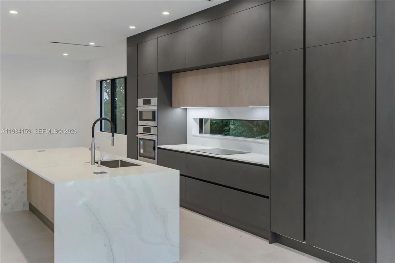 3086 Indiana St , Miami, FL 33133 Photo