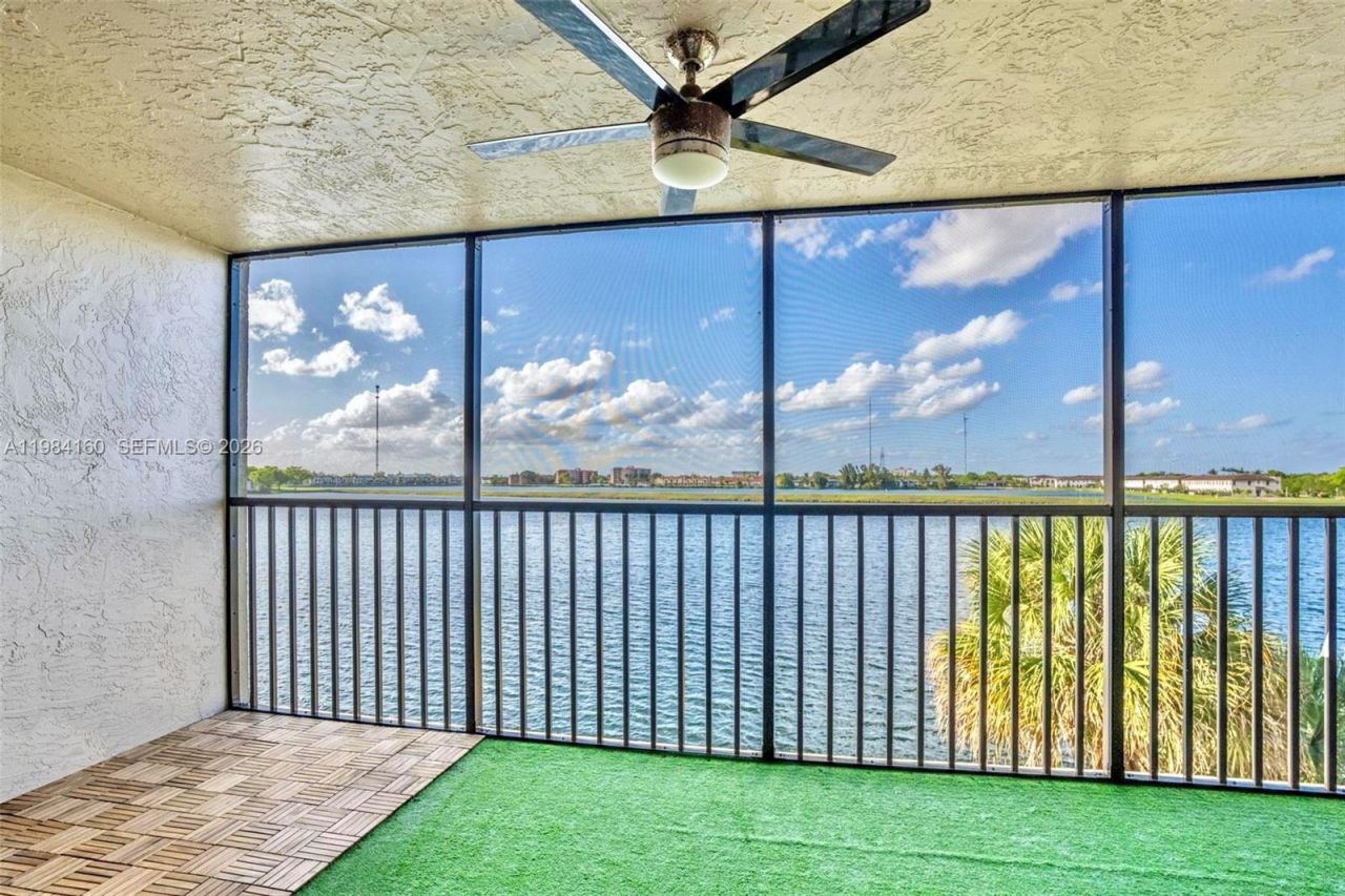 605 Ives Dairy Rd, Unit 305-7, Miami, FL 33179 Photo