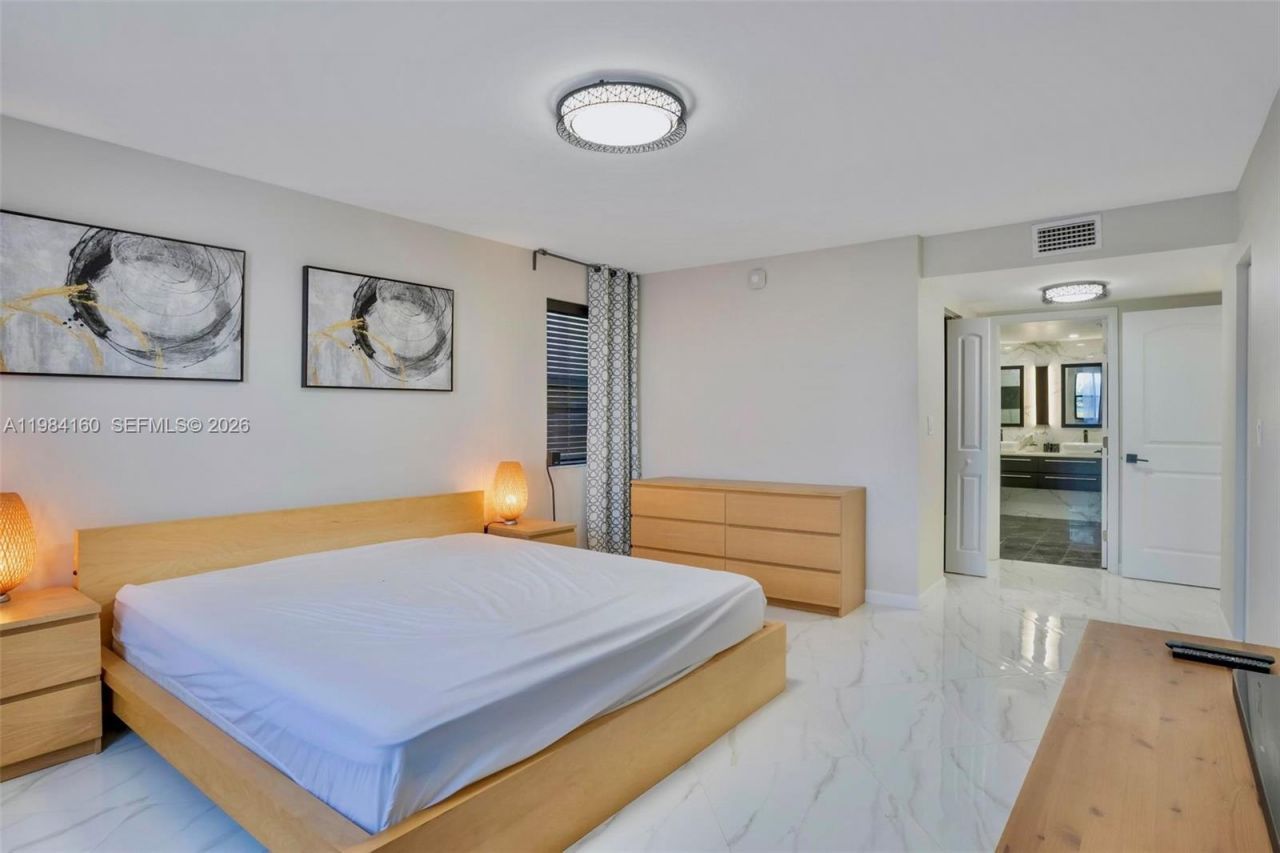 605 Ives Dairy Rd, Unit 305-7, Miami, FL 33179 Photo