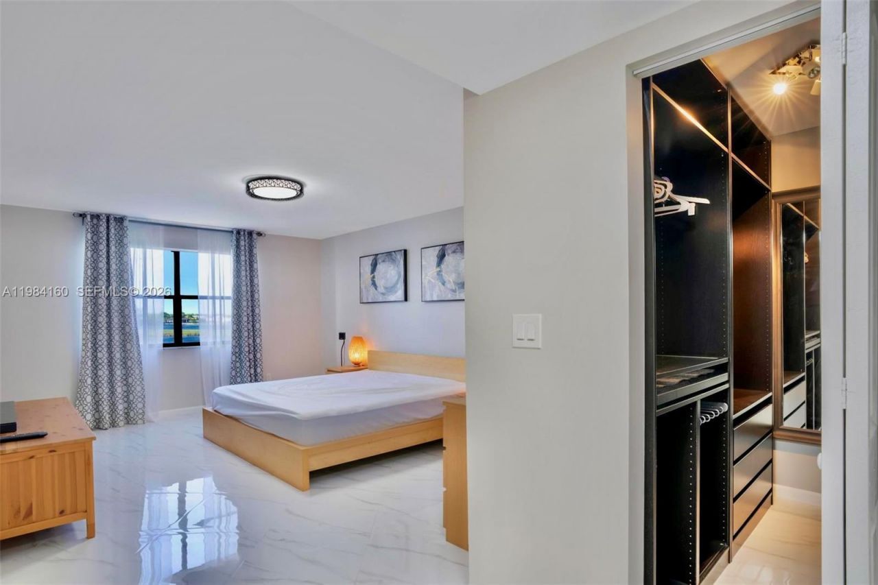 605 Ives Dairy Rd, Unit 305-7, Miami, FL 33179 Photo