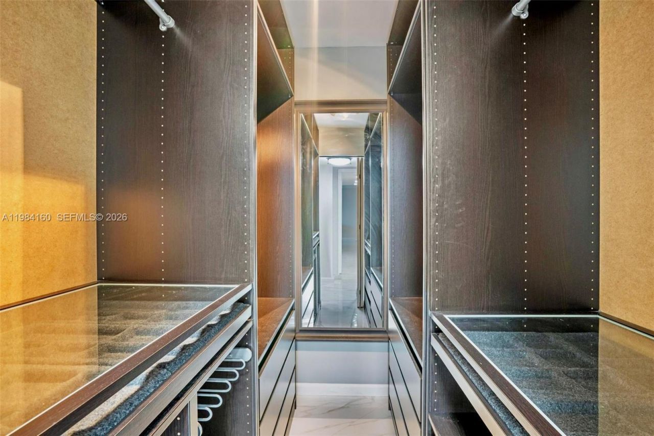 605 Ives Dairy Rd, Unit 305-7, Miami, FL 33179 Photo