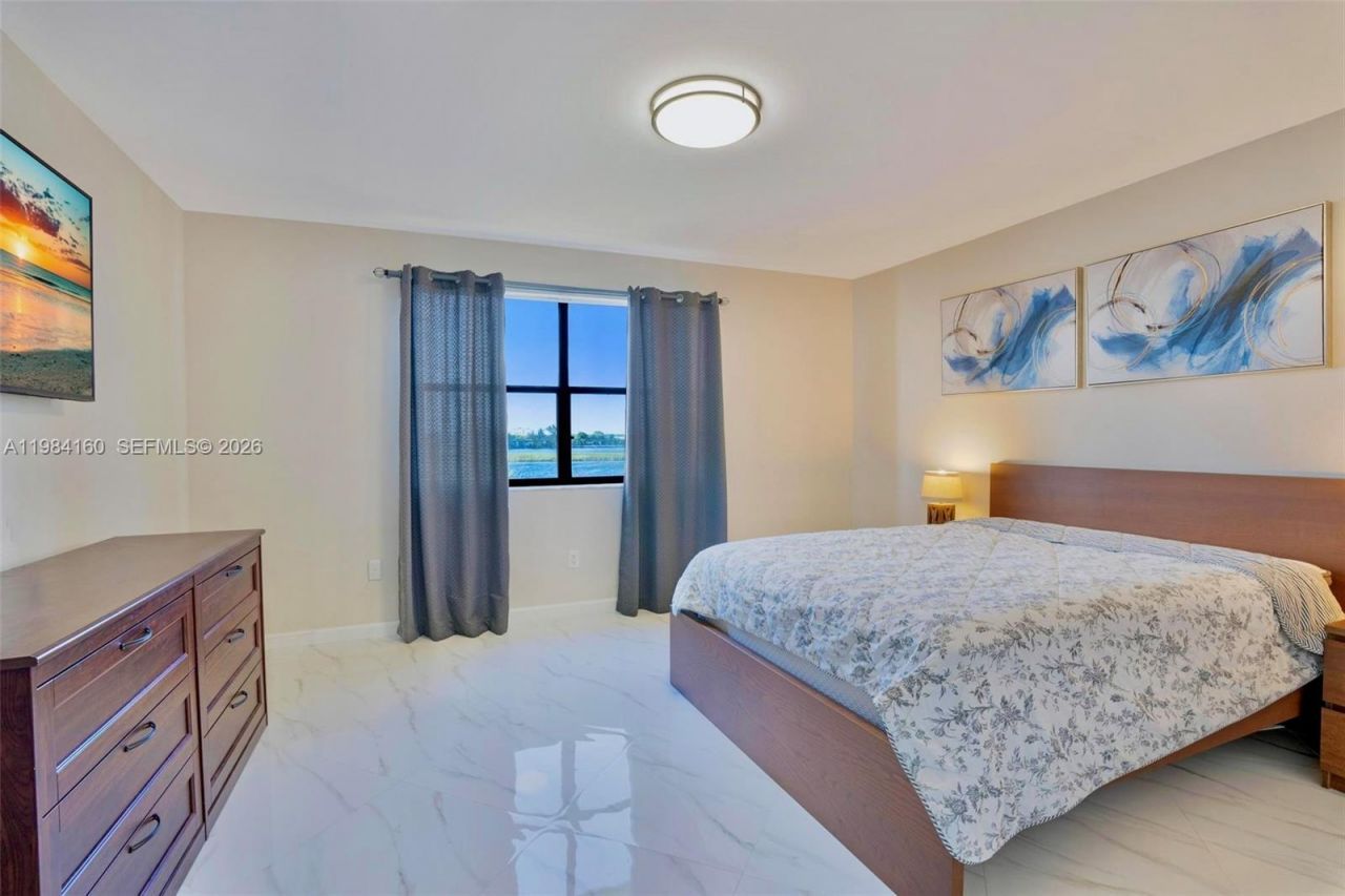 605 Ives Dairy Rd, Unit 305-7, Miami, FL 33179 Photo