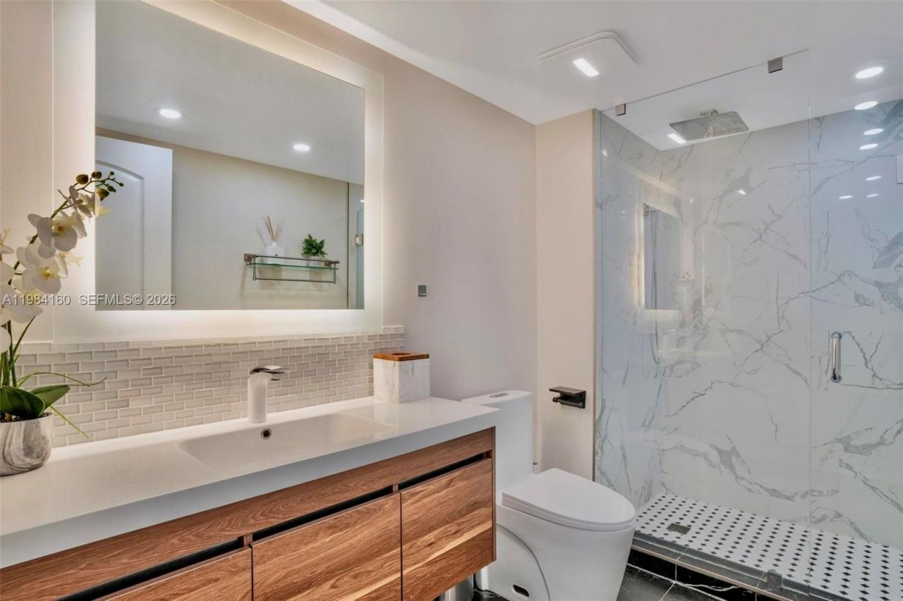 605 Ives Dairy Rd, Unit 305-7, Miami, FL 33179 Photo