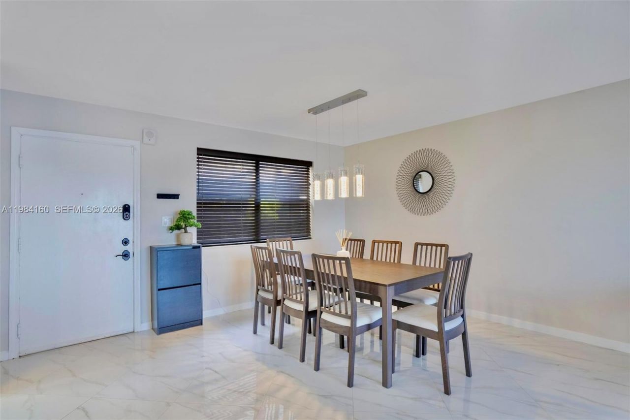 605 Ives Dairy Rd, Unit 305-7, Miami, FL 33179 Photo