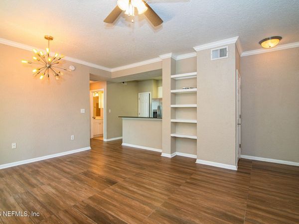 8539 GATE Parkway, Unit 424, Jacksonville, FL 32216