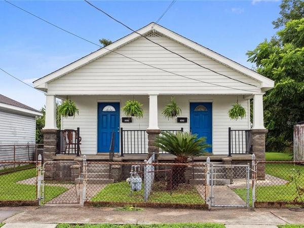 1029 DOLHONDE Street, Gretna, LA 70053