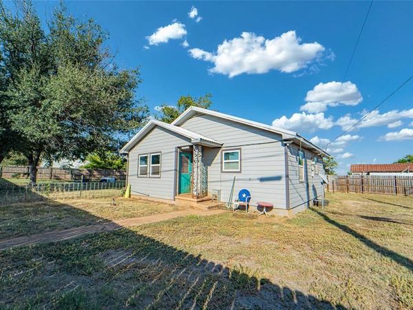 844 N US Highway 183 , Breckenridge, TX 76424