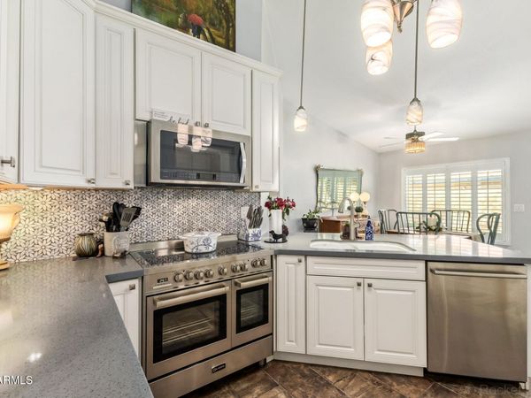 2711 W HIGHLAND Street, Chandler, AZ 85224