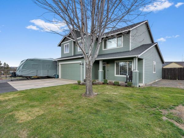 589 SE 10th Street, Madras, OR 97741
