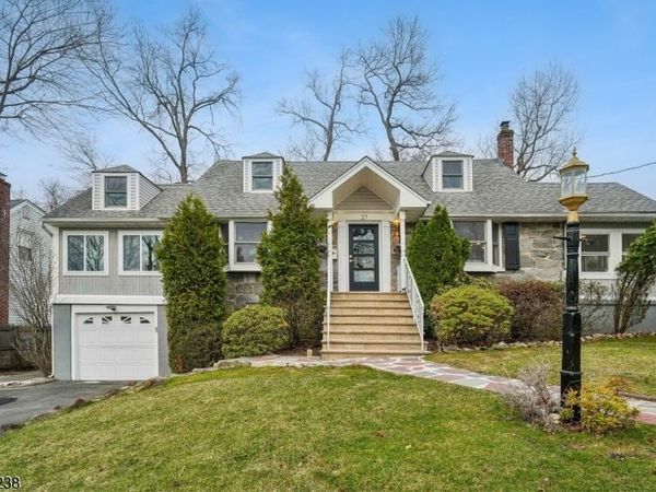 27 Hartshorn Ter, West Orange, NJ 07052