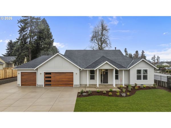 315 NE Clay ST, Sublimity, OR 97385