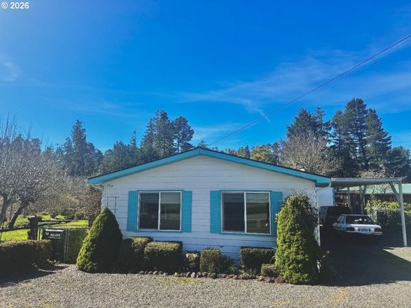 735 N 8TH ST, Lakeside, OR 97449