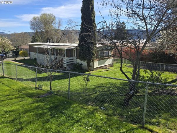 101 NE DARRELL AVE, Winston, OR 97496