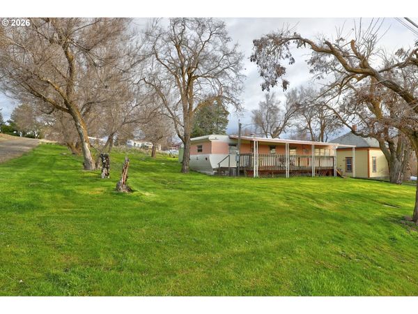 400 LINCOLN ST, Moro, OR 97039