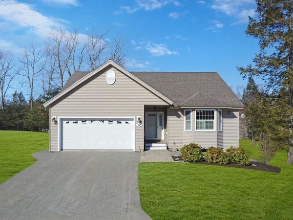 12 Hemlock Drive, Newton, NH 03858