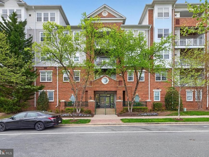 327 King Farm Boulevard, Unit 203, Rockville, MD 20850 Main Photo