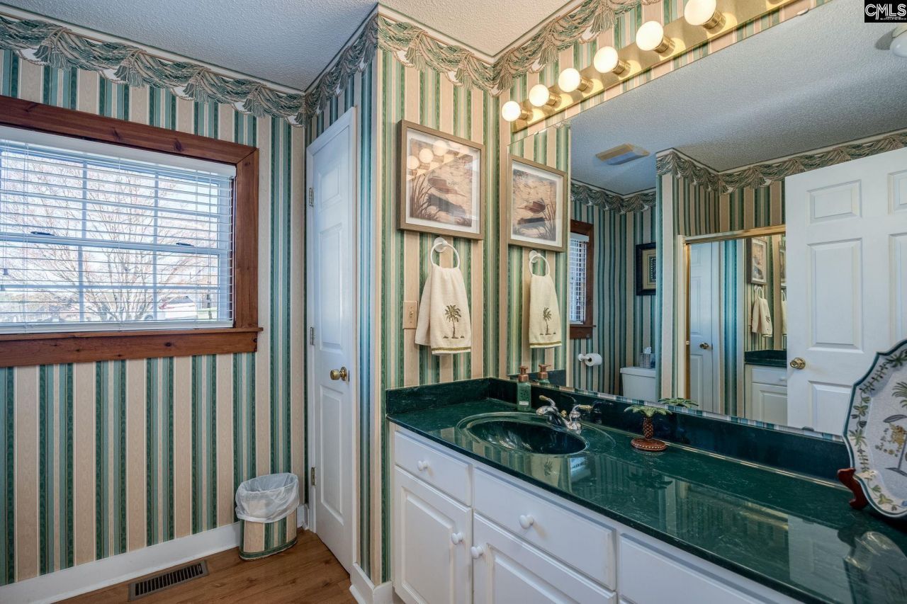 33 Mariners View Road Photo 23