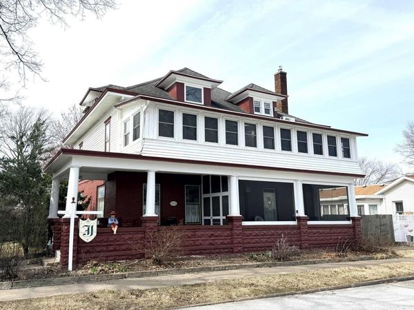 1303 N 6th Street, Burlington, IA 52601