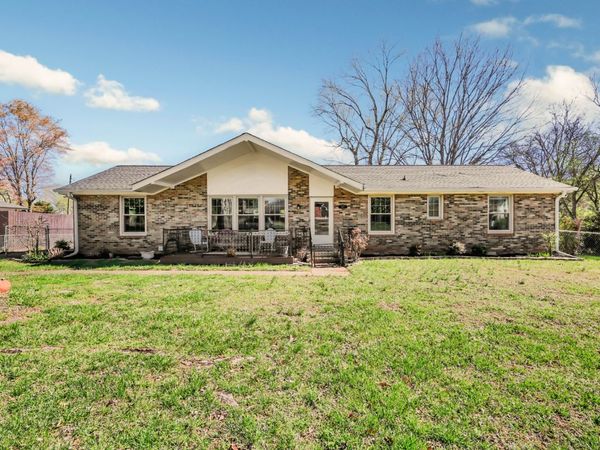 2178 Allendale Dr , Clarksville, TN 37043