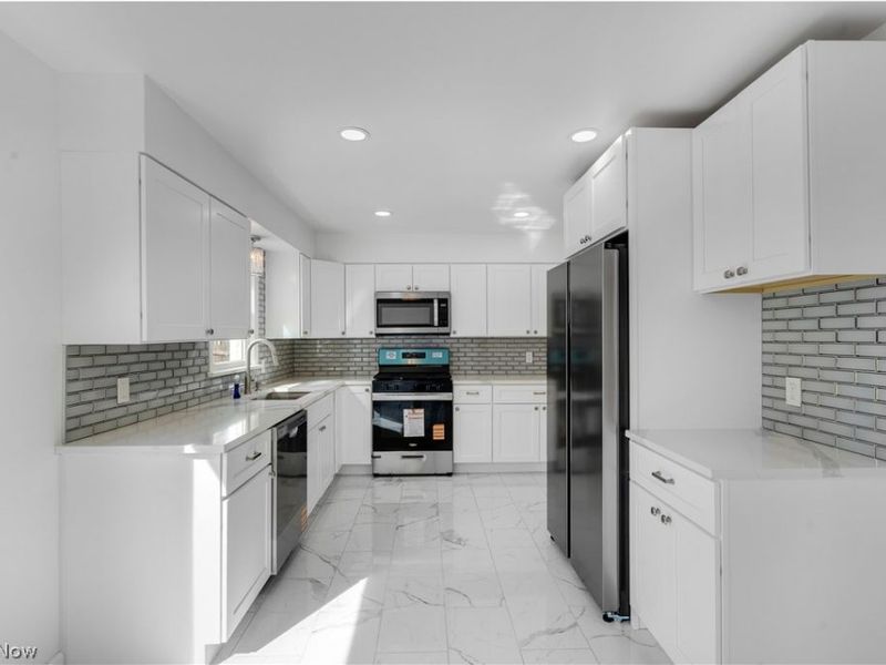 1984 S Schenley Avenue, Youngstown, OH 44511 Photo 8