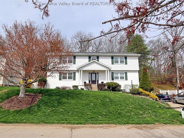 16 Carriage Road, Charleston, WV 25314