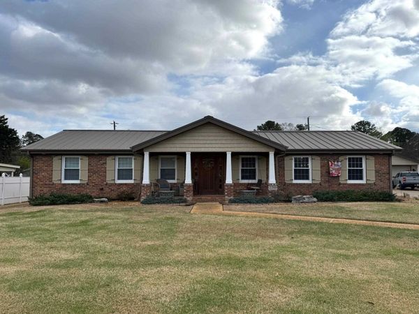 2209 Bower Dr, Florence, AL