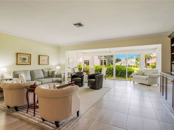 300 Harbour Drive, Unit 300-B, Vero Beach, FL 32963