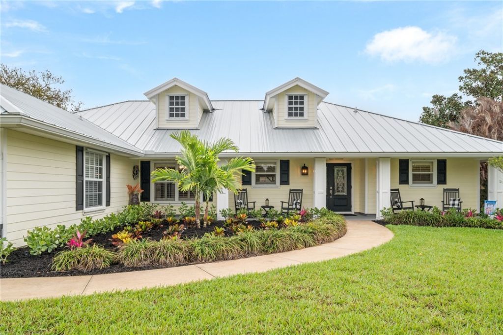 1516 Eagles Circle, Sebastian, FL 32958 Photo