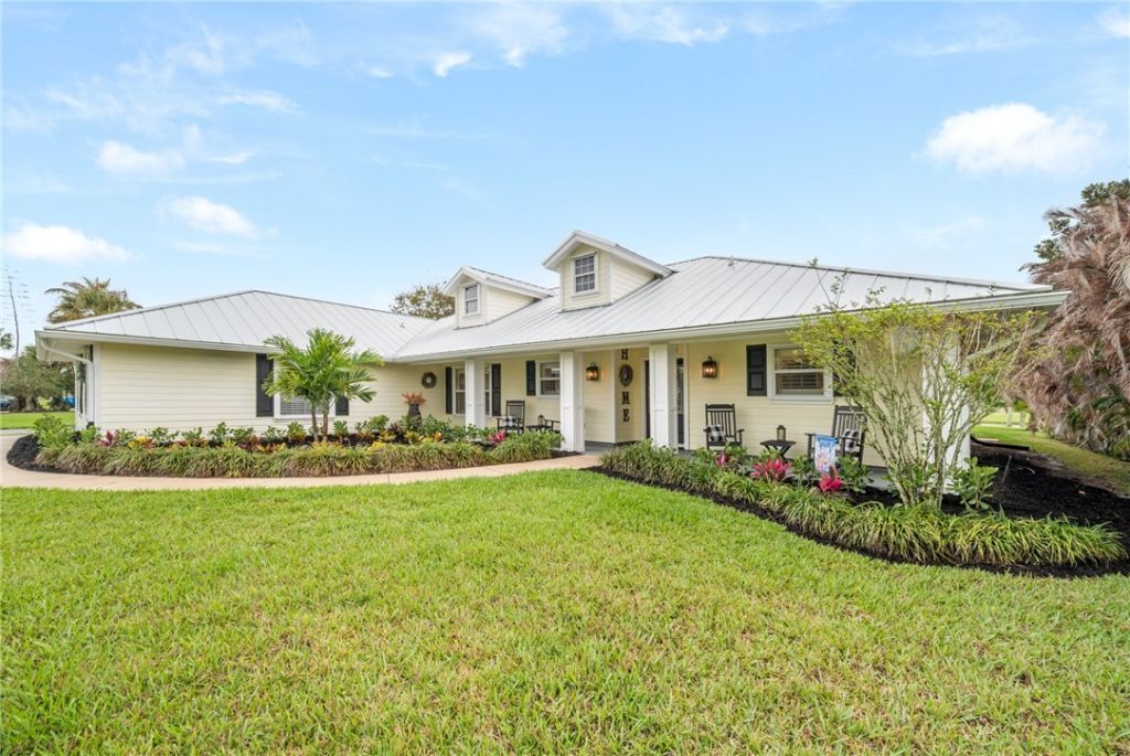 1516 Eagles Circle, Sebastian, FL 32958 Photo