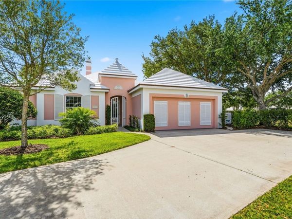4605 Saint James Avenue, Vero Beach, FL 32967