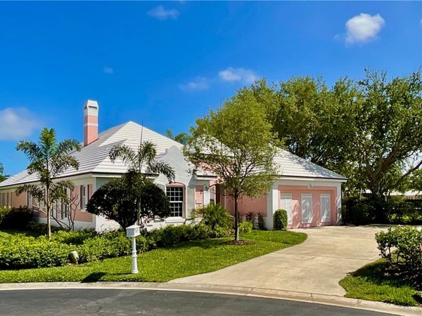 4605 Saint James Avenue, Vero Beach, FL 32967