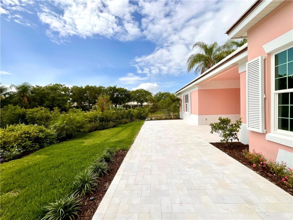 4605 Saint James Avenue, Vero Beach, FL 32967 Photo