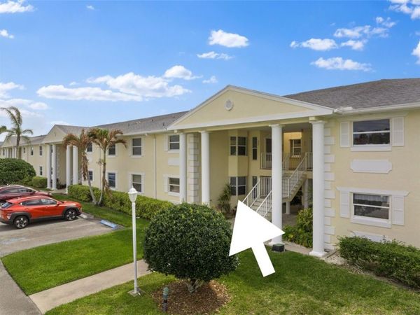 319 N Grove Isle Circle, Unit 319, Vero Beach, FL 32962