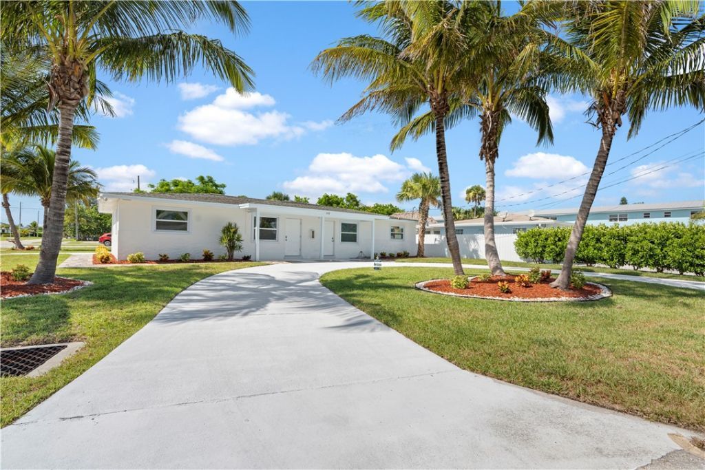 662 Granada Street, Fort Pierce, FL 34949 Photo