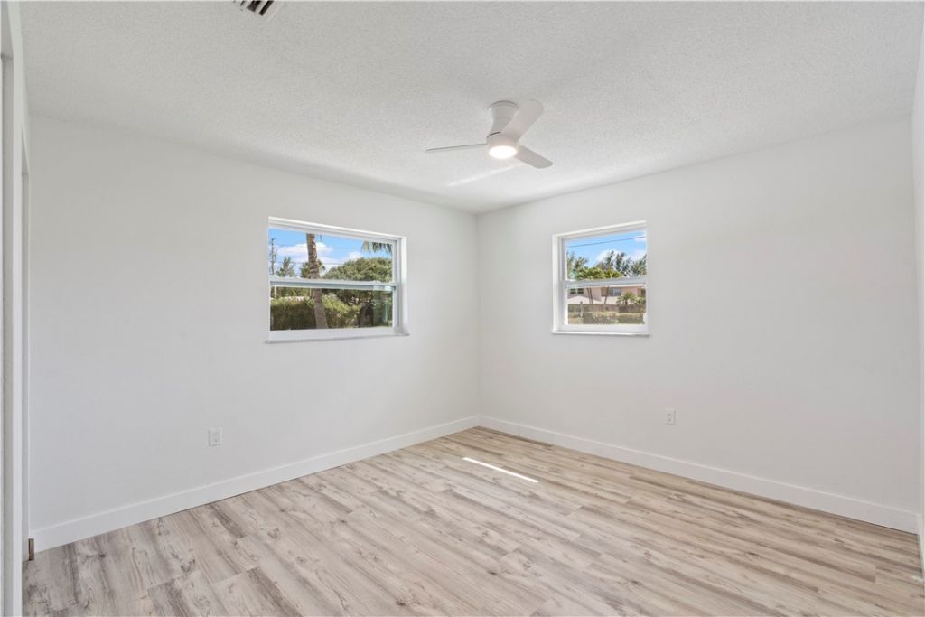 662 Granada Street, Fort Pierce, FL 34949 Photo