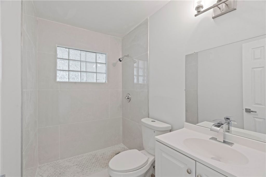 662 Granada Street, Fort Pierce, FL 34949 Photo