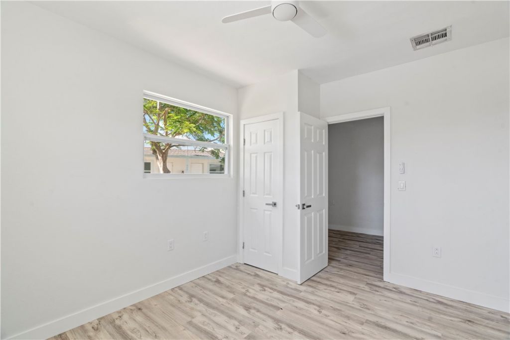 662 Granada Street, Fort Pierce, FL 34949 Photo