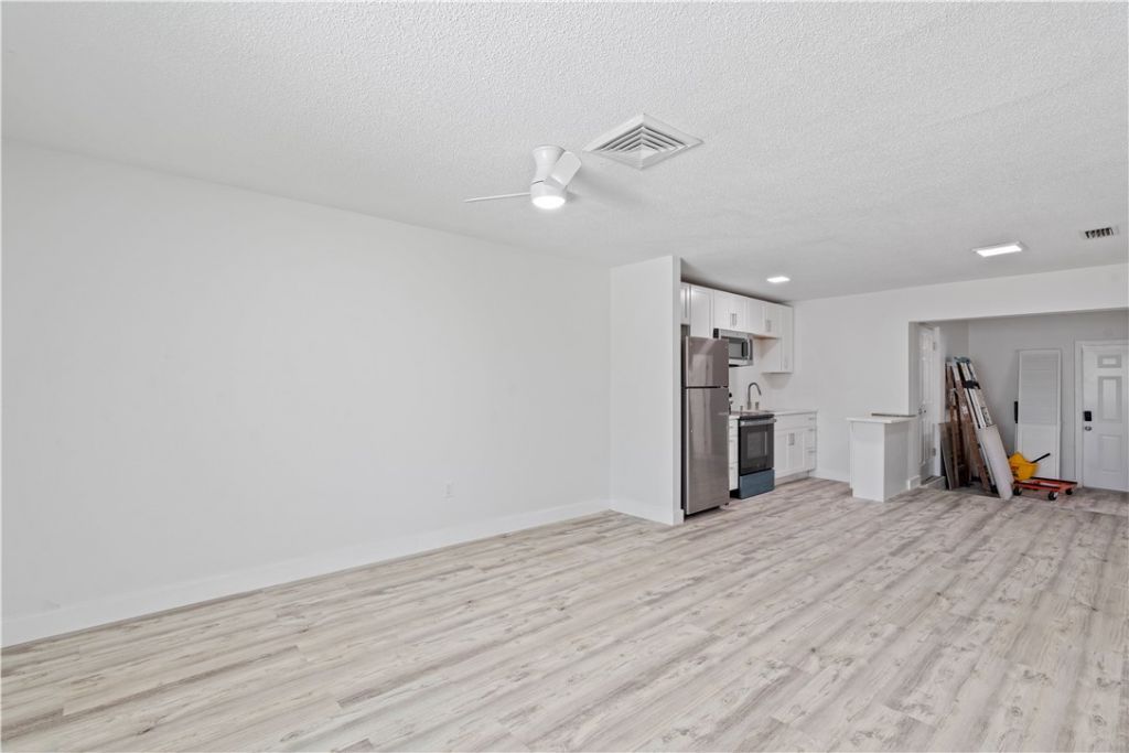 662 Granada Street, Fort Pierce, FL 34949 Photo