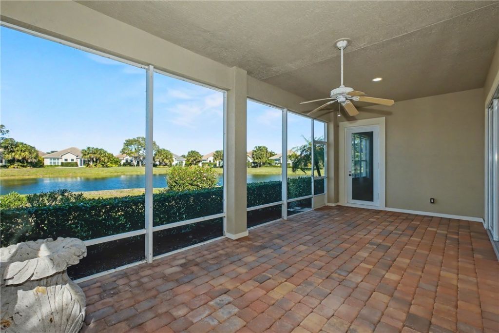 2158 Falls Circle, Vero Beach, FL 32967 Photo