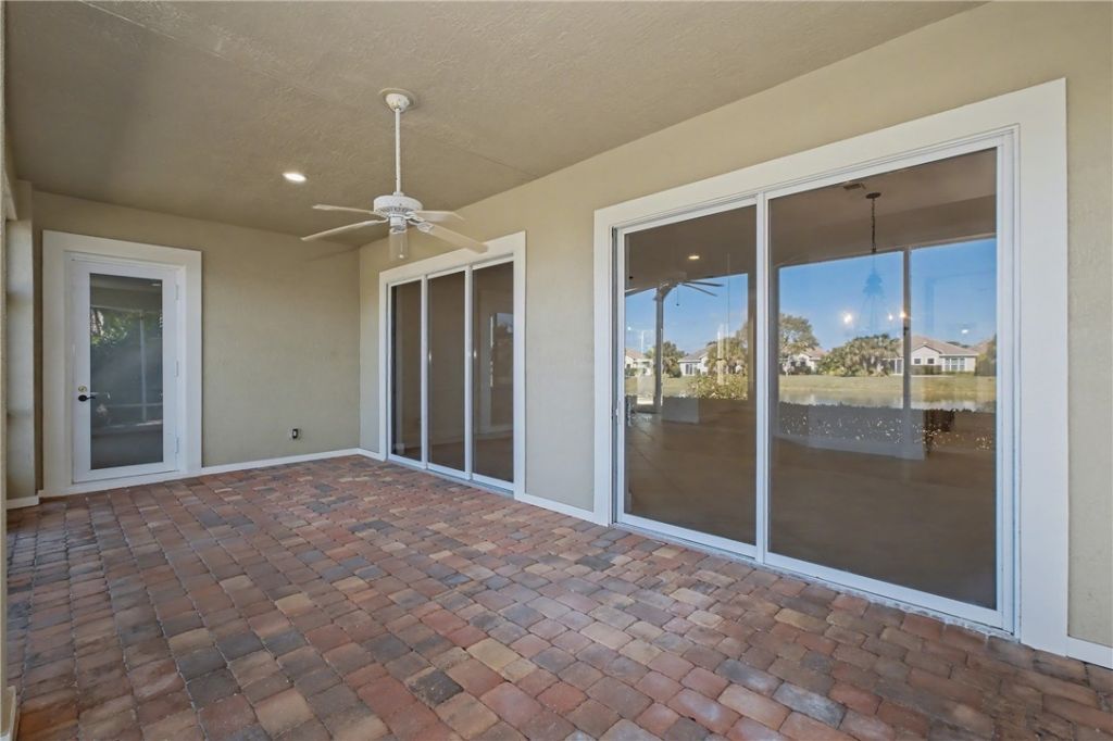 2158 Falls Circle, Vero Beach, FL 32967 Photo