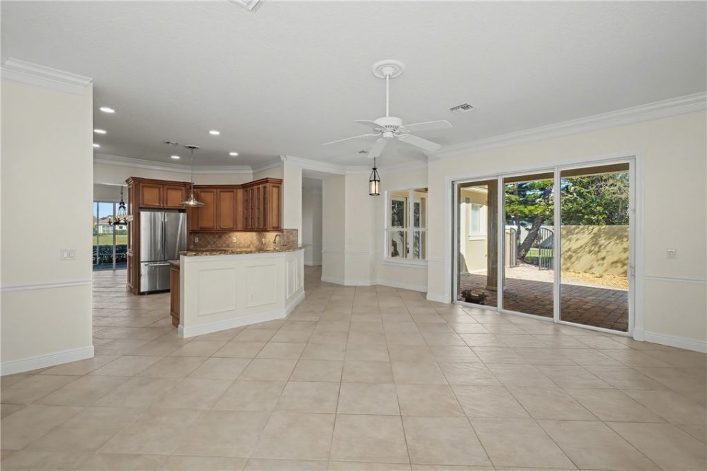 2158 Falls Circle, Vero Beach, FL 32967 Photo