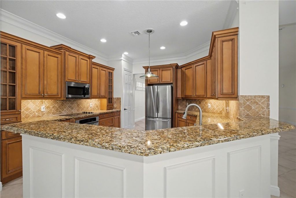 2158 Falls Circle, Vero Beach, FL 32967 Photo