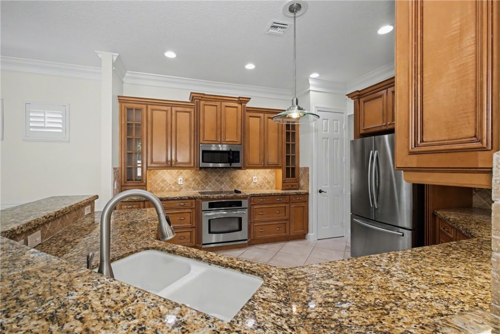 2158 Falls Circle, Vero Beach, FL 32967 Photo