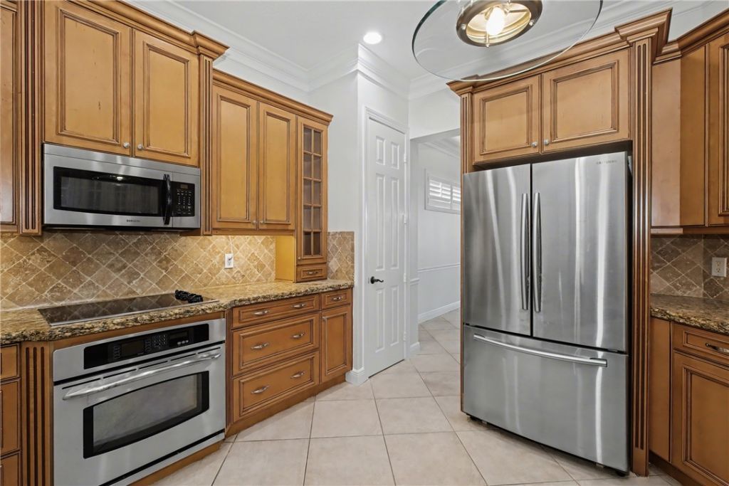 2158 Falls Circle, Vero Beach, FL 32967 Photo