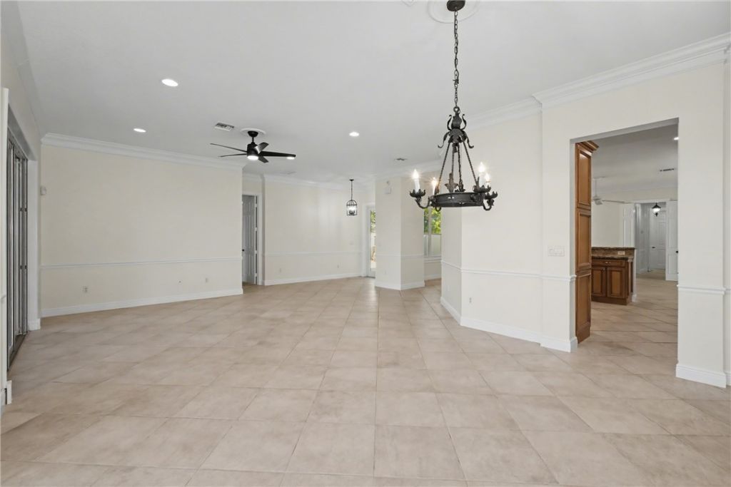 2158 Falls Circle, Vero Beach, FL 32967 Photo