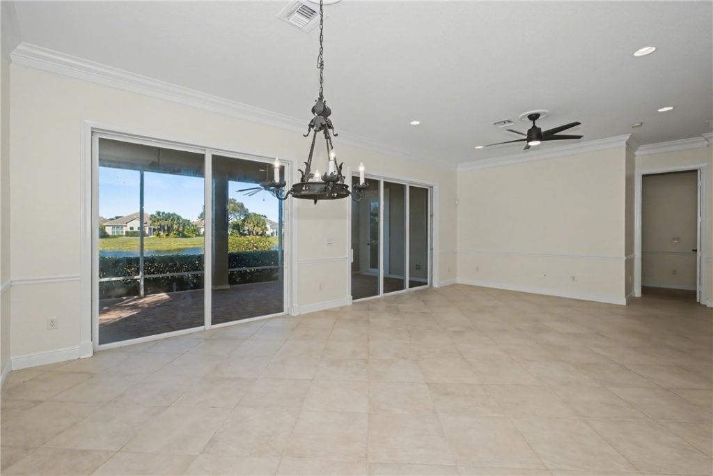2158 Falls Circle, Vero Beach, FL 32967 Photo