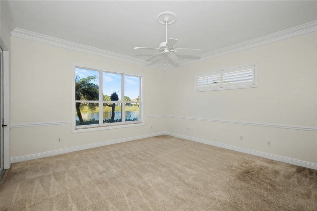 2158 Falls Circle, Vero Beach, FL 32967 Photo