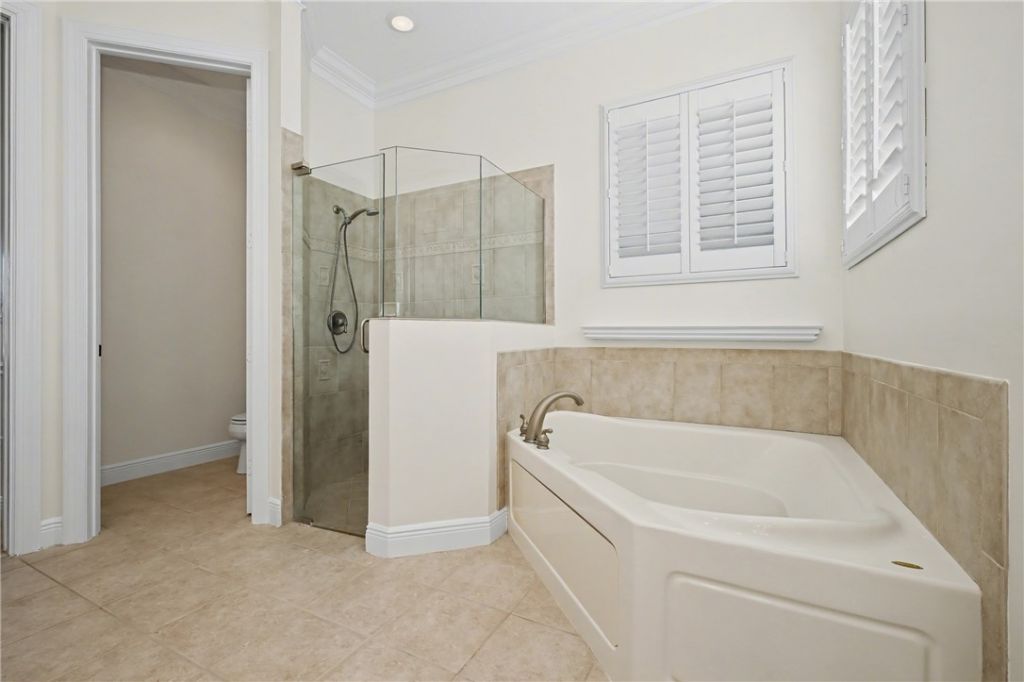 2158 Falls Circle, Vero Beach, FL 32967 Photo