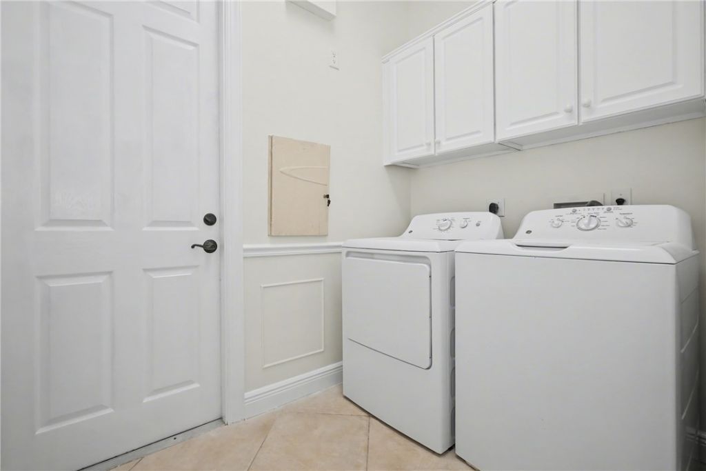 2158 Falls Circle, Vero Beach, FL 32967 Photo