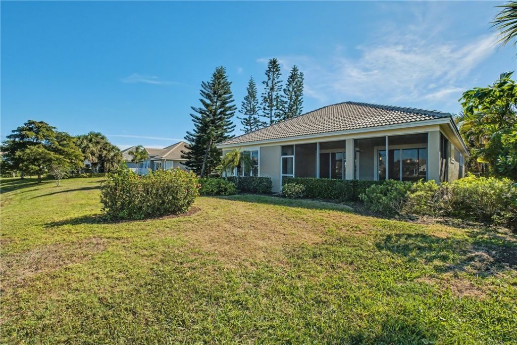 2158 Falls Circle, Vero Beach, FL 32967 Photo